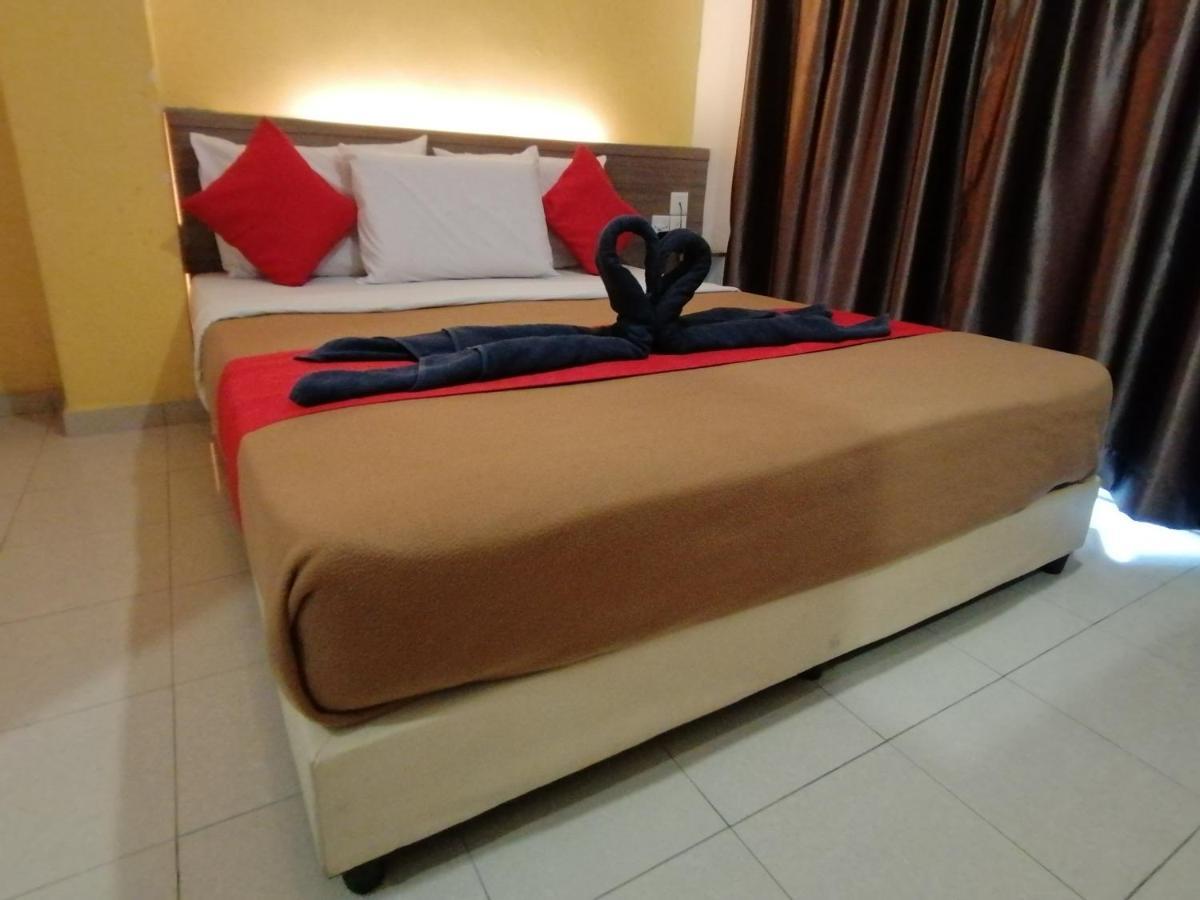 Yellow Mansion Hotel Melaka Raya Buitenkant foto