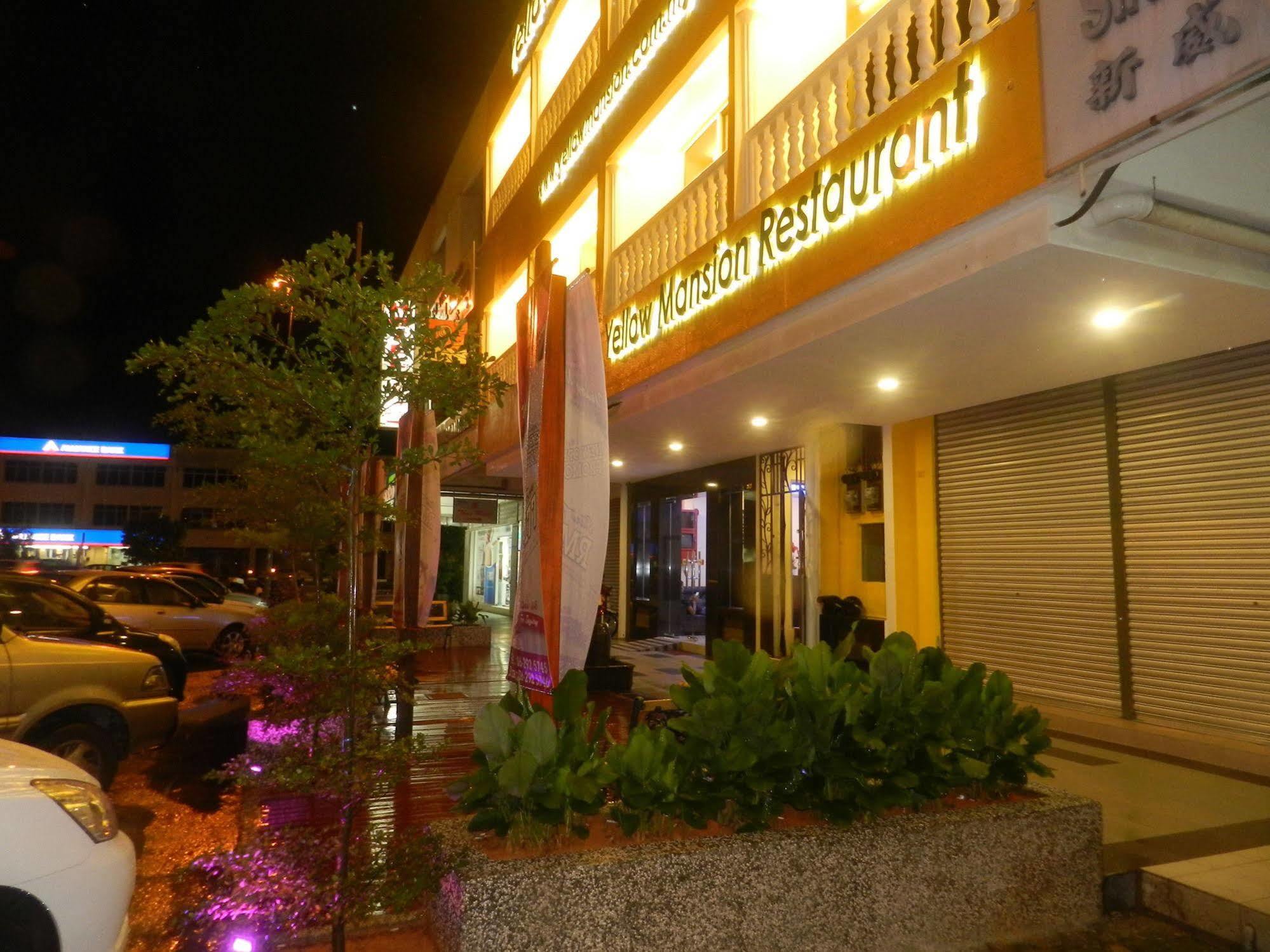 Yellow Mansion Hotel Melaka Raya Buitenkant foto